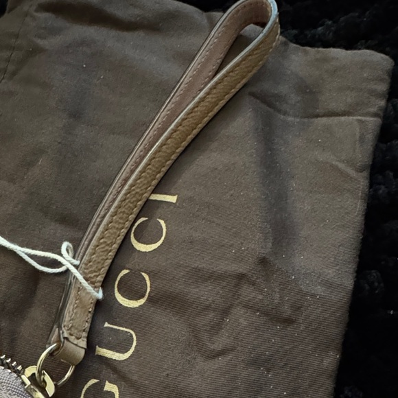 Authentic Gucci Taupe Patent Leather Wristlet Clutch - Picture 8 of 8